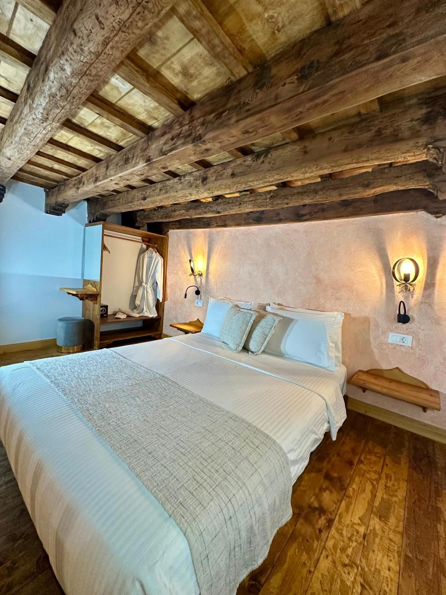 Midgard Aparthotel